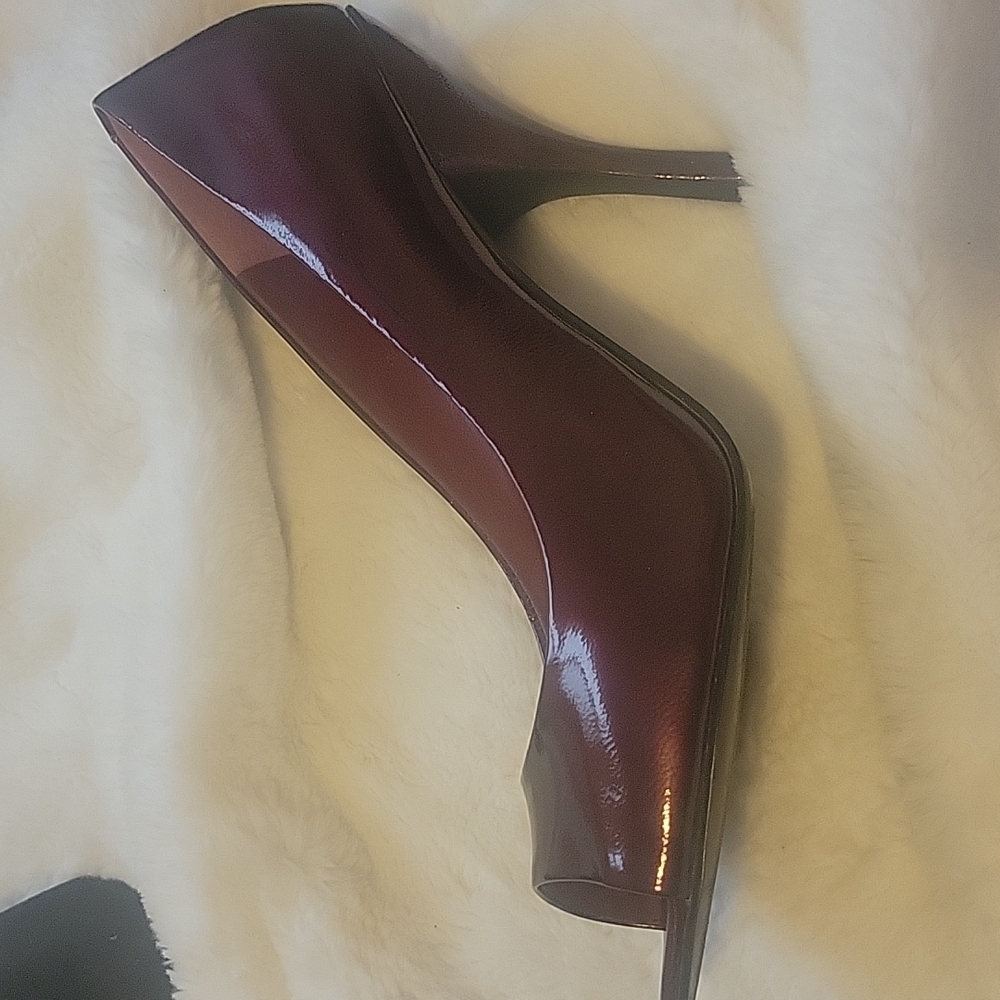 Shoes - Picture 4 of 5